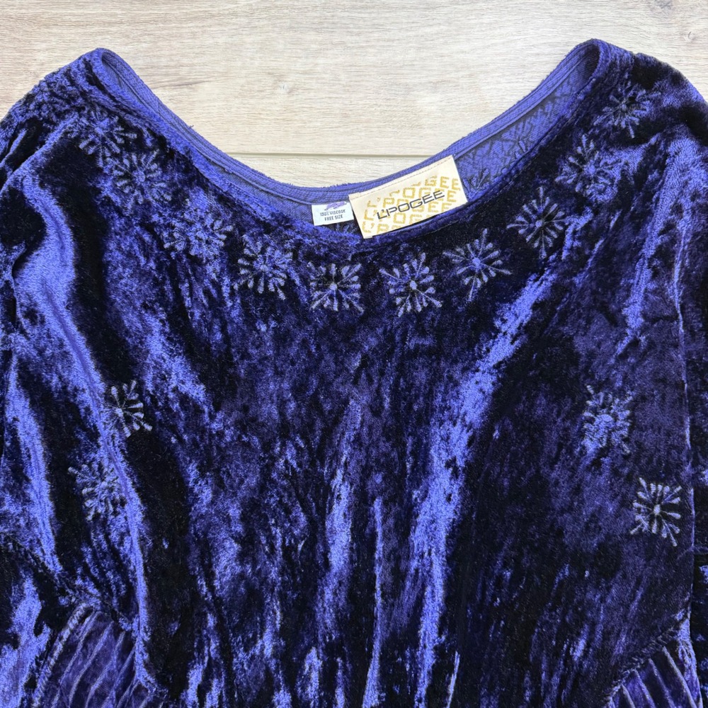 Vintage Purple Crushed Velvet Embroidered Fringe Poncho Whimsigoth  Witchcore - Picture 2 of 7